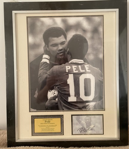 Rare pele signed - rare,