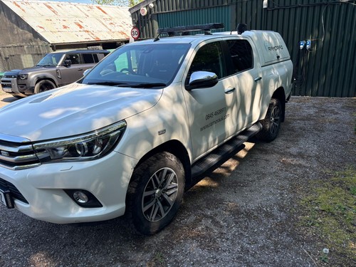 2020 toyota hilux invicible - 2020,