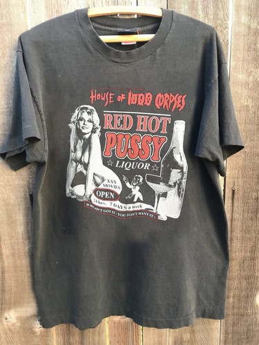 House 1000 corpses - corpses, red