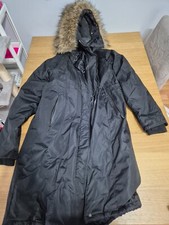 Bench Size 16 Black Parker