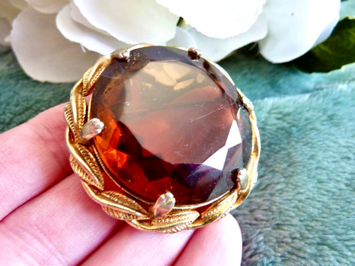 Large vintage faceted cut - vintage,