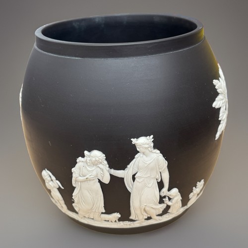 Rare wedgwood black jasperware - rare,