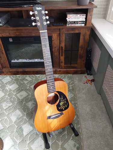 Taylor electro acoustic - , guitar
