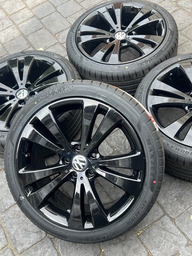 Gloss black x genuine - 18", vw