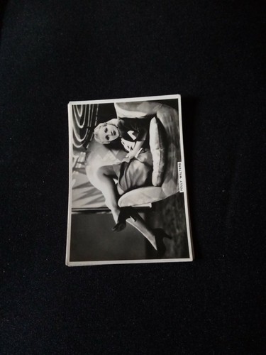 Cigarette card modern - ,