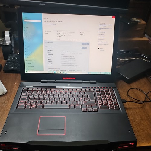 Retro gaming laptop alienware - gaming,