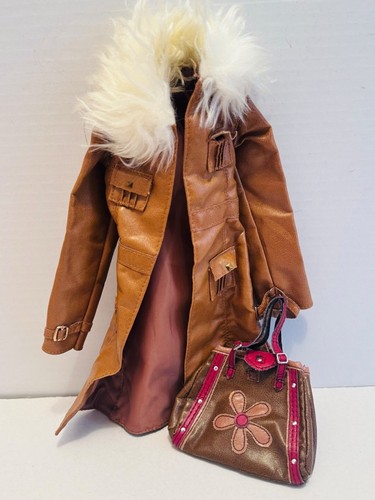 Giant cloe bratz - cloe, mga