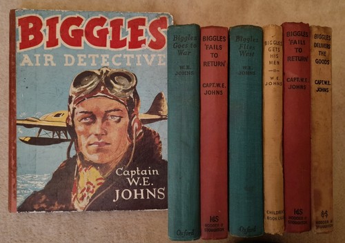 Collection biggles books by - 7,