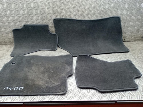 Toyota aygo floor mat liner - toyota,
