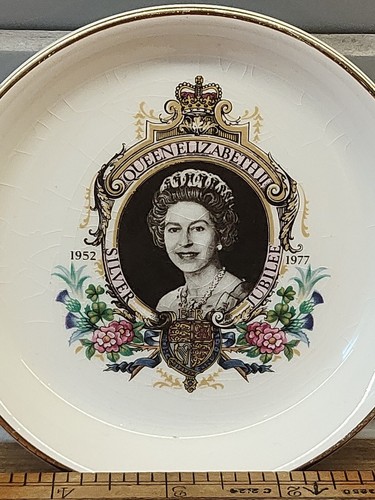 Vintage 1970s queen elizabeth - 1970s,