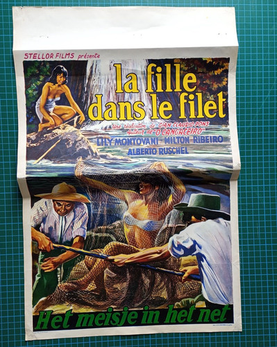 Fille dans filet três - le,
