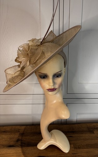 Golden beige sinamay feather - beige,