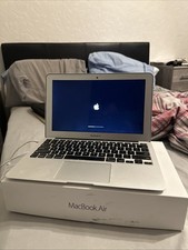 Apple MacBook Air (11 Inch 