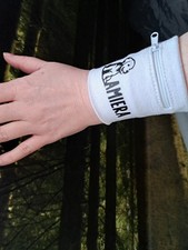Sweatband wrist pocket with