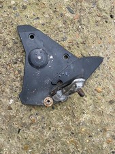 KAWASAKI ZR7 ZR750 FRONT LEFT FOOTREST HANGER BRACKET 99-03