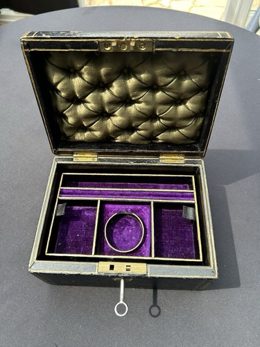Ladies antique jewellery - jewellery, box