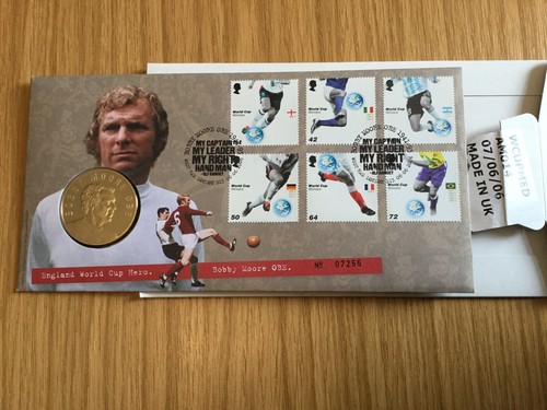 England world cup hero bobby - world,