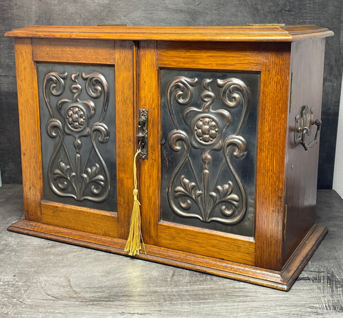 Antique art nouveau - antique, oak
