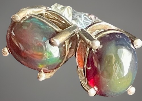 Ethiopian black opal stud - black,