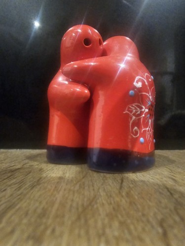 Red decorative hugging salt - decorative,