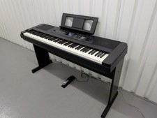 Yamaha DGX-650 in black 88