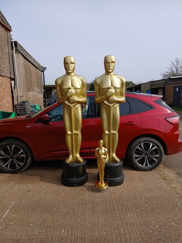 Giant oscar style - x,