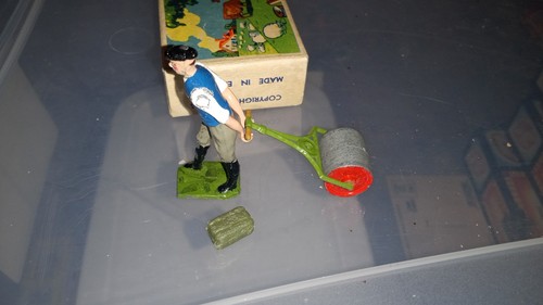 Britains farm 5032 man 1 - britains,