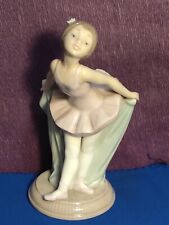 Nao By Lladró Porcelain Figurine Young Girl Ballerina ‘My Recital’ #1151 