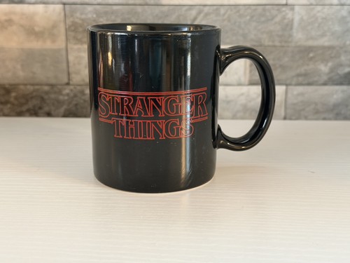 Stranger things netflix - stranger,
