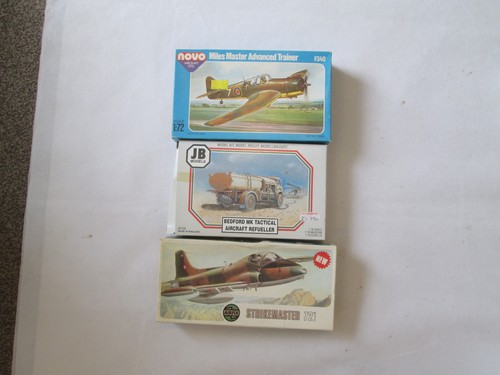 Three boxed aircraft kits - ,