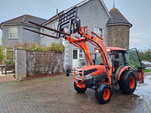 Kubota l4240 compact tractor - kubota,
