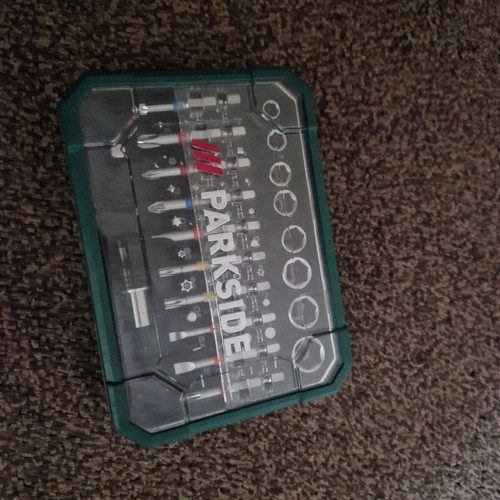 Socket and bit set - socket,