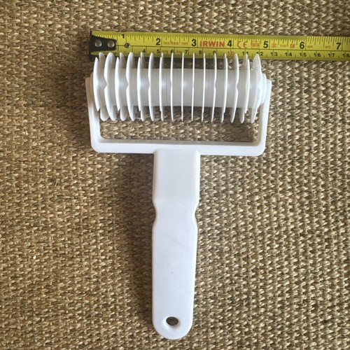 Baking lattice roller - roller, plastic