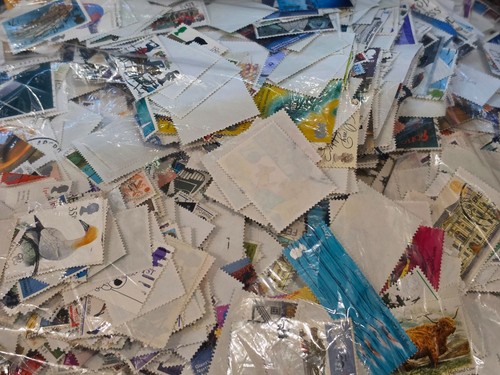 Stamps 895g bulk - gb,