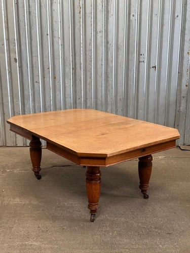 Victorian pale oak - a,