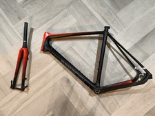 Saracen Avro Carbon Road Bike