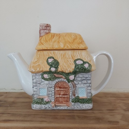 Vintage novelty thatched - vintage,