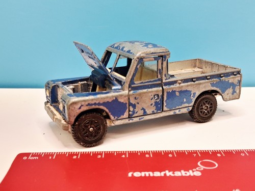 Dinky toys land rover pick - rover, pick-up