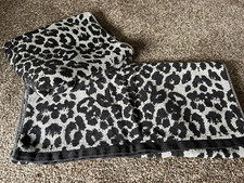 Villafelpos Black Grey Leopard