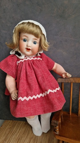 Antique bisque head - 15",