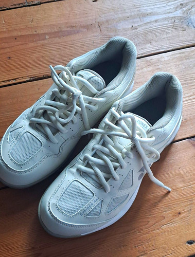 Yonex power cushion strider - yonex,