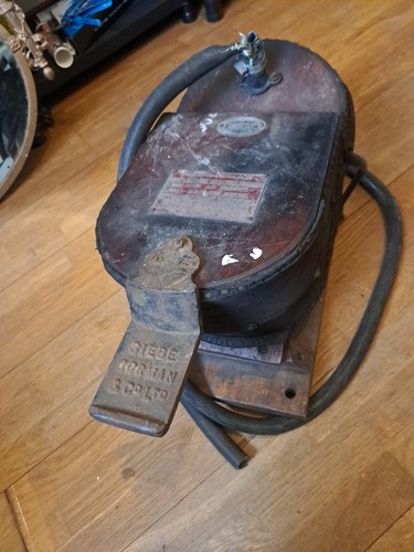 Fireman smoke helmet bellows - smoke,