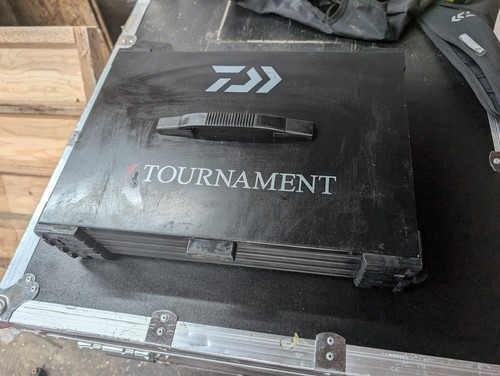 Daiwa tournament 800 seat box - seat,