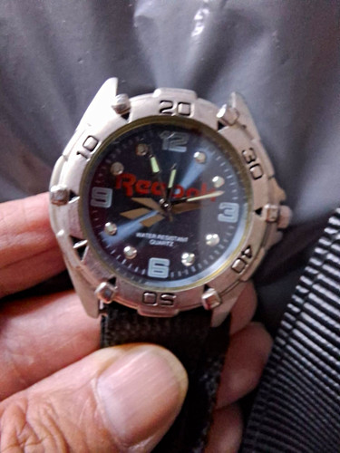 Reebok quartz analogue 200m - reebok,