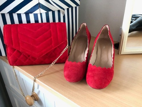 Daniel scalloped edged - daniel,