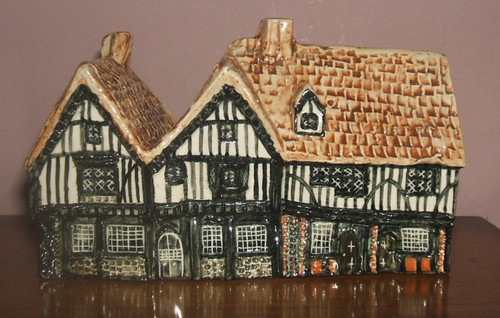 Rare tey pottery seige - rare,