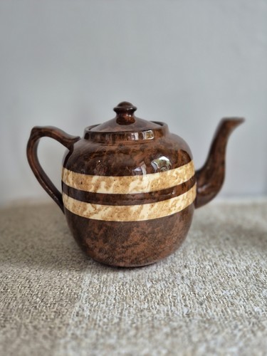 Vintage brown betty large - ,