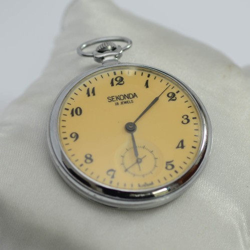 Vintage sekonda railway pocket - railway,