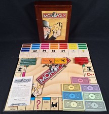 Monopoly Vintage Game Collection Bookshelf Wooden Book Box Set 2009 Complete 