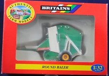 1997 MINT 1:32 Britains 9532 GREEN FARMHAND VERMEER ROUND BALER w/ STRAW BALE